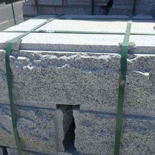 玉溪 芝麻白花岗岩自然面成品