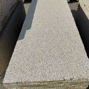 玉溪 黄金麻花岗岩荔枝面毛板，半成品