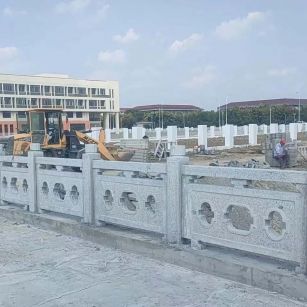 玉溪 白麻花岗岩荔枝面河道栏杆