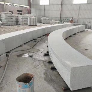 玉溪芝麻白花岗岩石板材 园林光面弧形坐凳