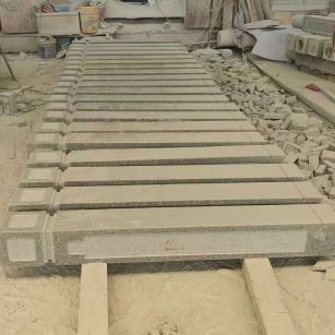 玉溪 芝麻白异形加工雕刻-栏杆大柱，方柱