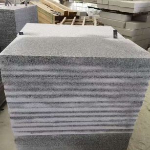 玉溪 芝麻白5公分火烧地铺成品，900*400，规格可定制