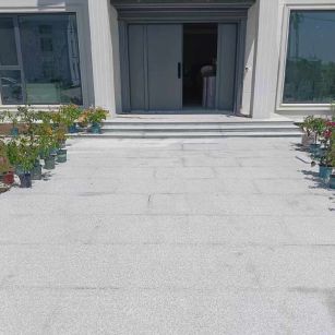 玉溪 芝麻白花岗岩地铺石地面铺装