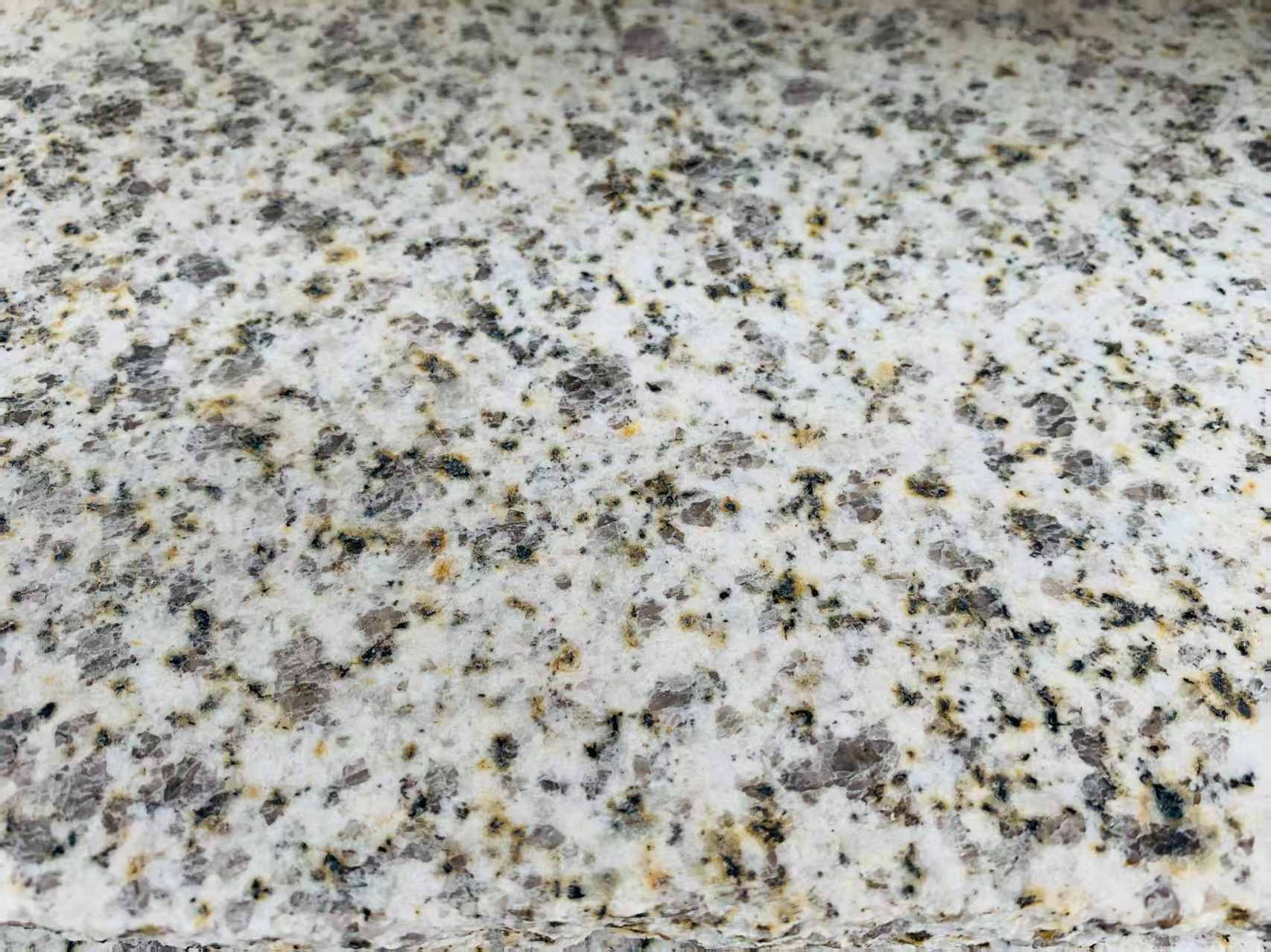 玉溪 黄金麻花岗岩石材浅黄光面