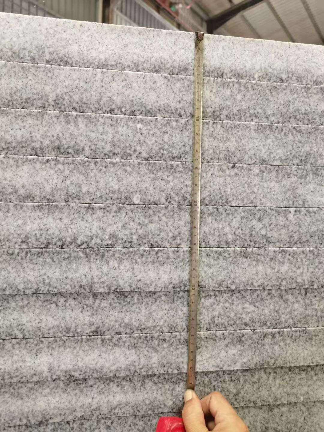 玉溪 芝麻白火烧成品厚薄均匀，B料价格接近A料质量