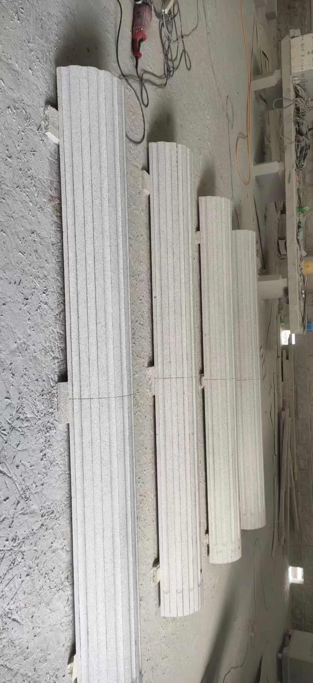 玉溪 花岗岩厂家带你看白麻花岗岩门楼大柱柱皮