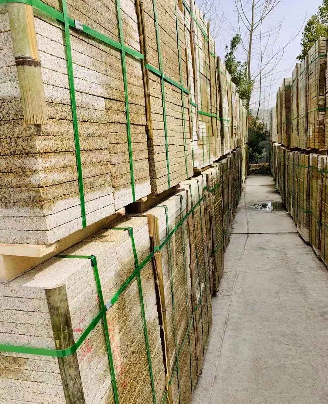 玉溪 黄金麻花岗岩荔枝面地铺石