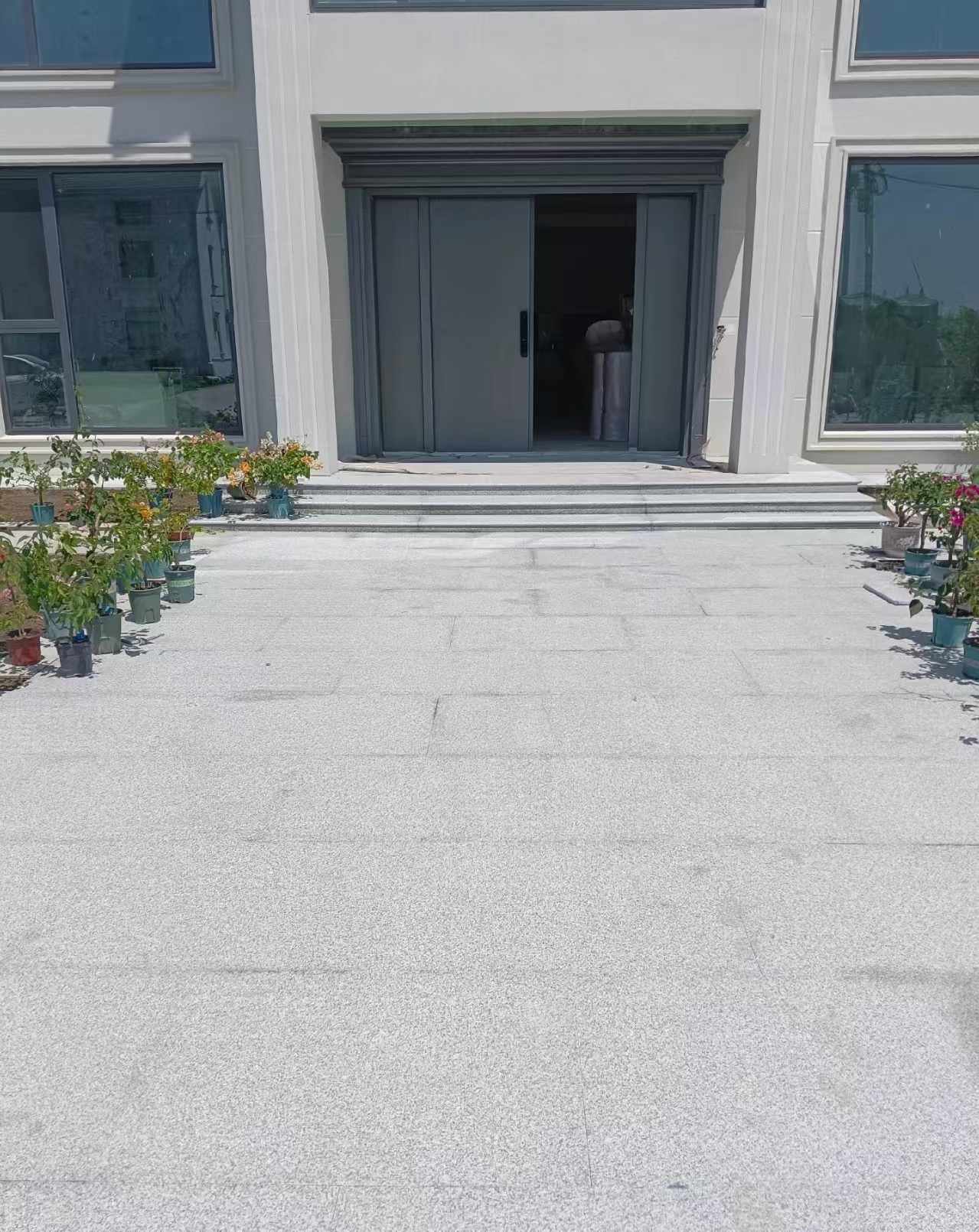 玉溪 芝麻白花岗岩地铺石地面铺装