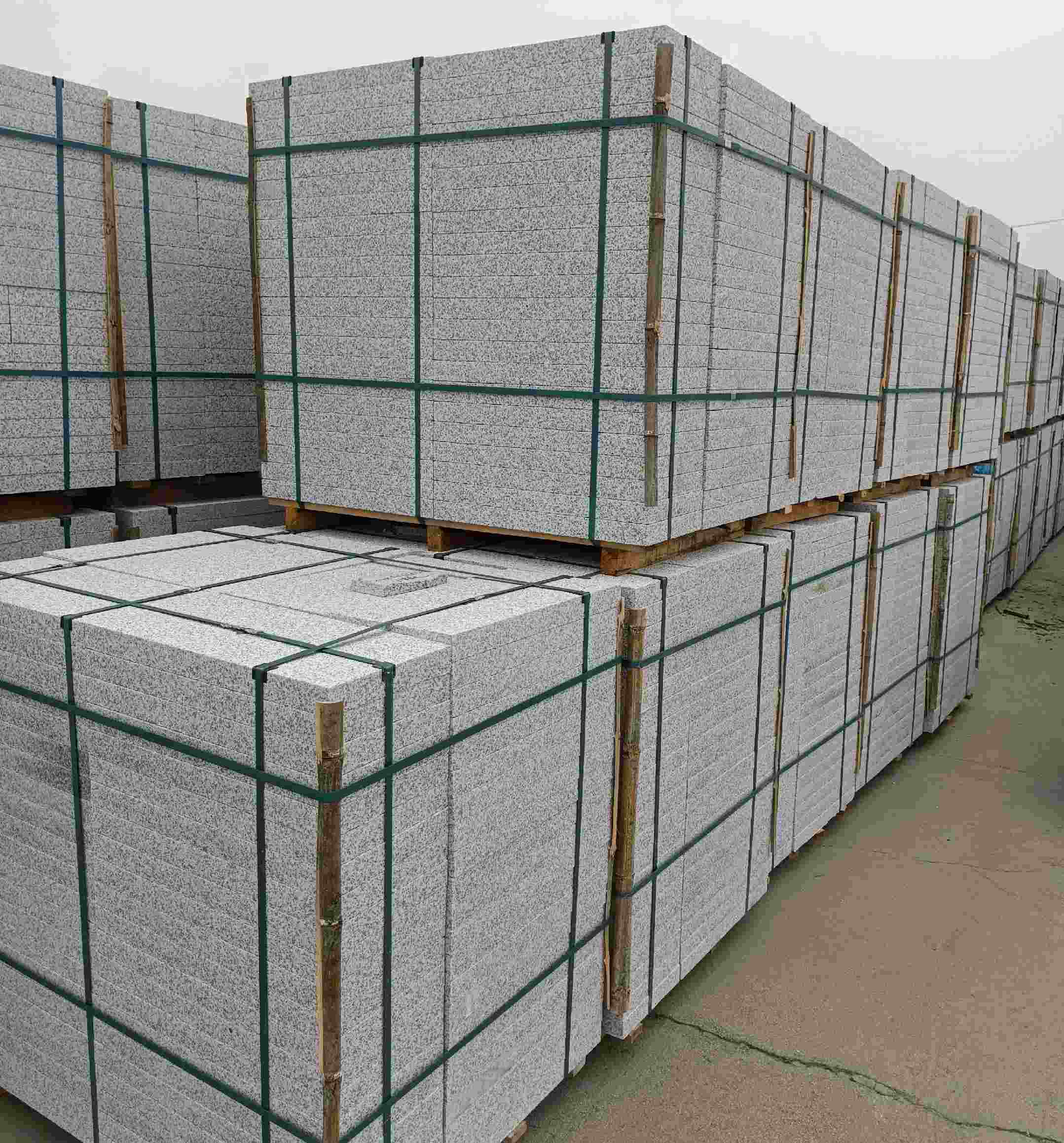 玉溪 白麻花岗岩石材荔枝面地铺石（300*600*50）