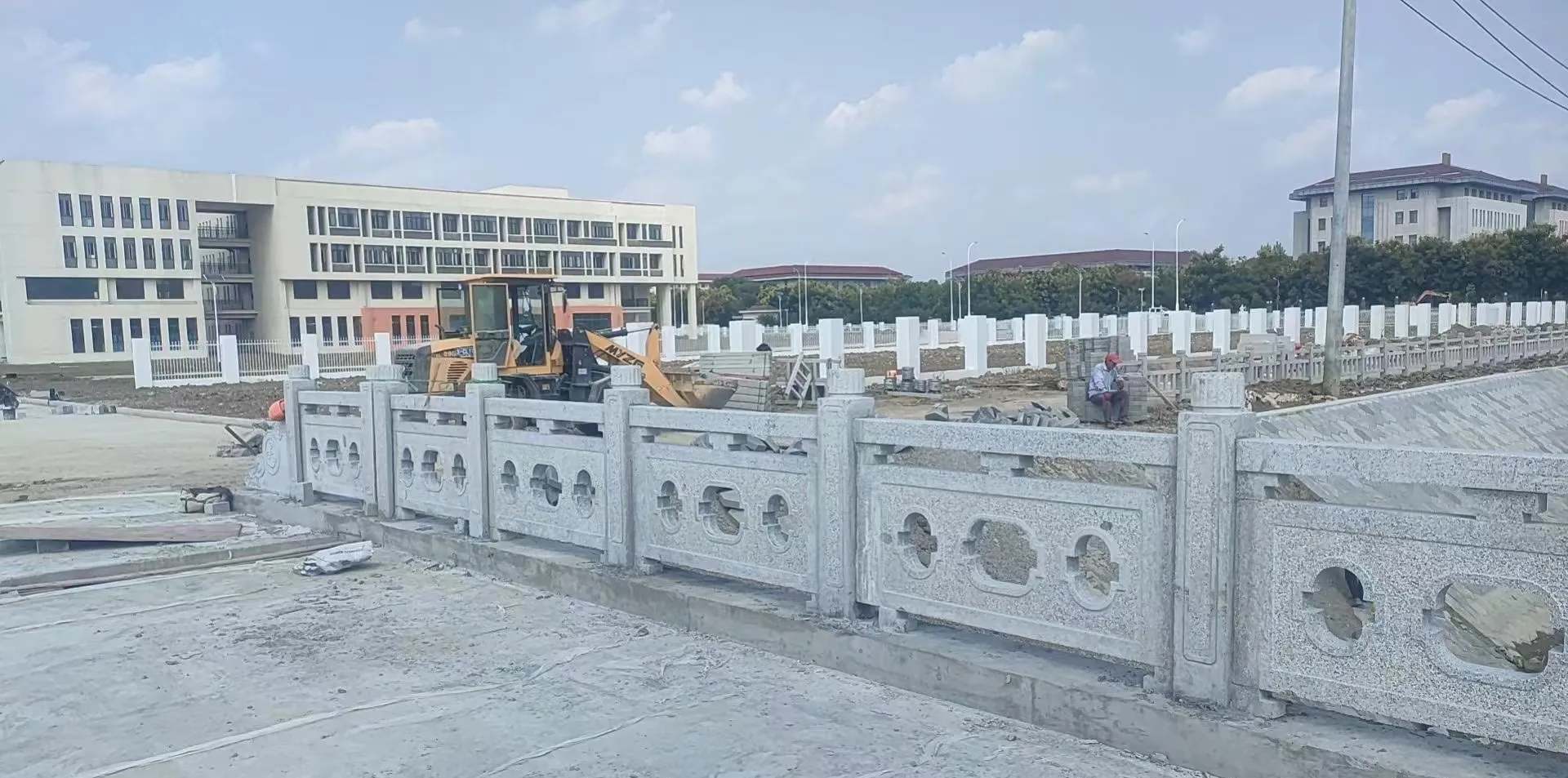 玉溪 白麻花岗岩荔枝面河道栏杆