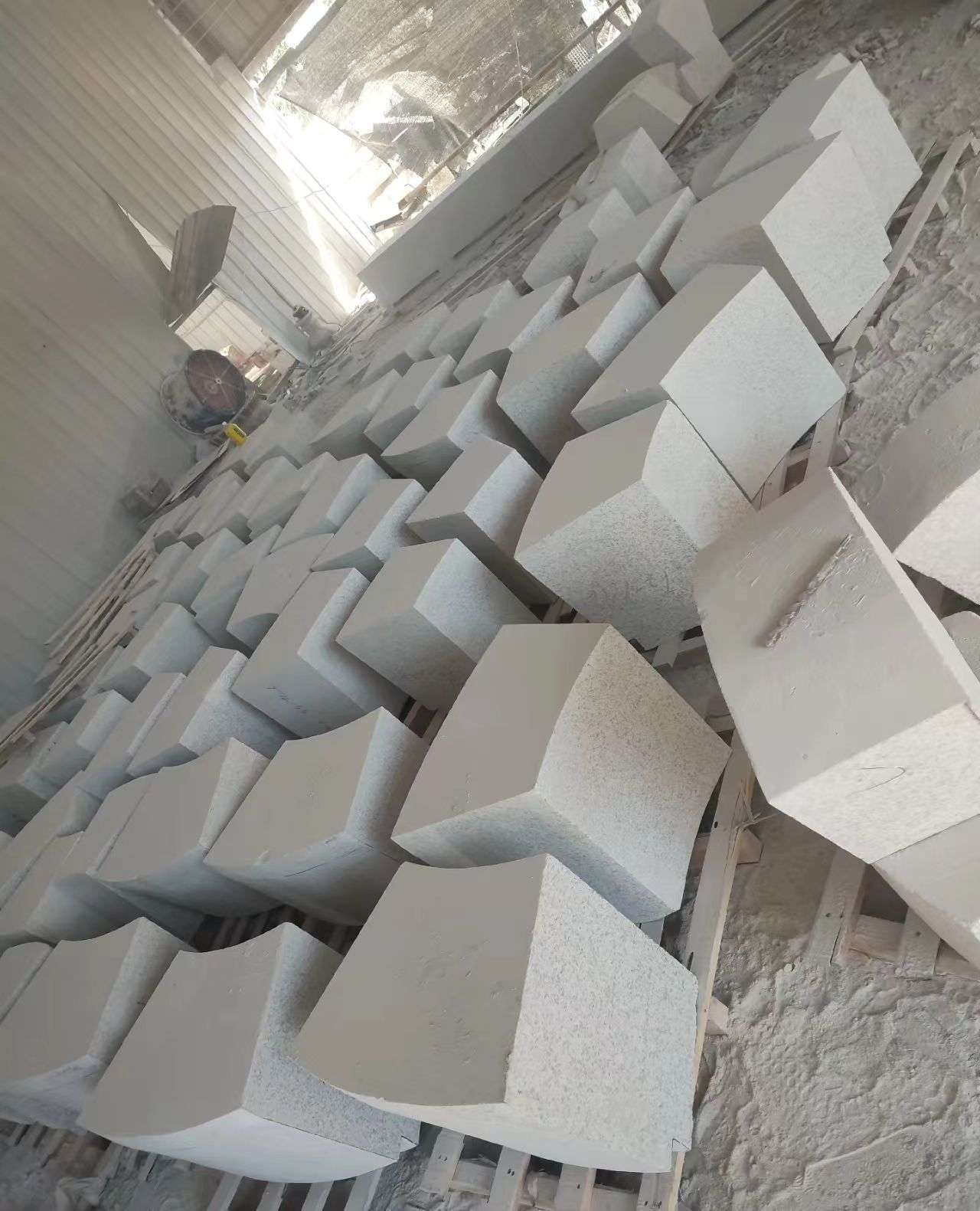 玉溪 白麻花岗岩异形坐凳