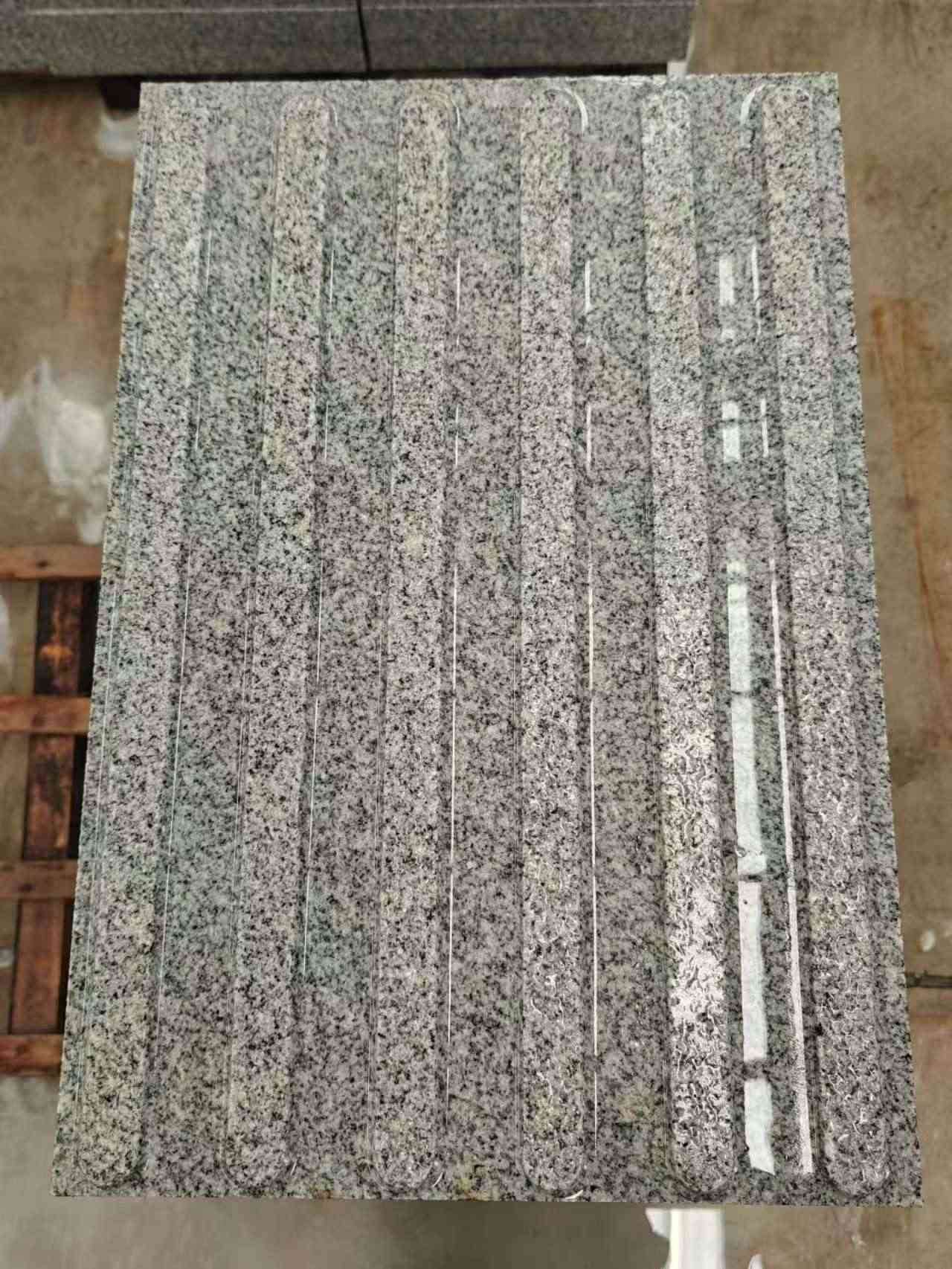 玉溪 芝麻白花岗岩荔枝面雕刻盲道，盲条