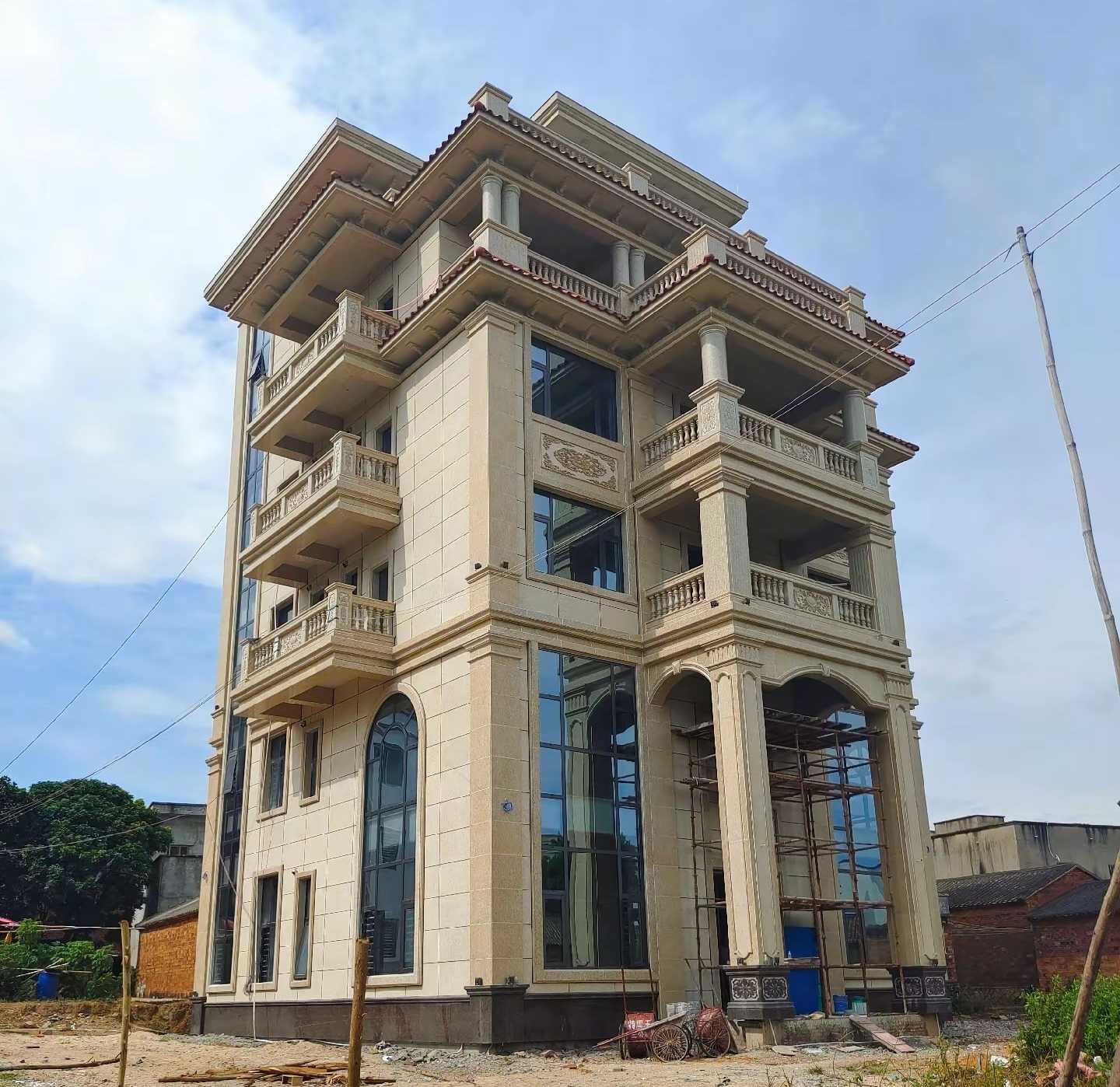 玉溪 黄金麻花岗岩石材别墅外墙干挂搭配（雕花栏杆花瓶柱门楼罗马柱）