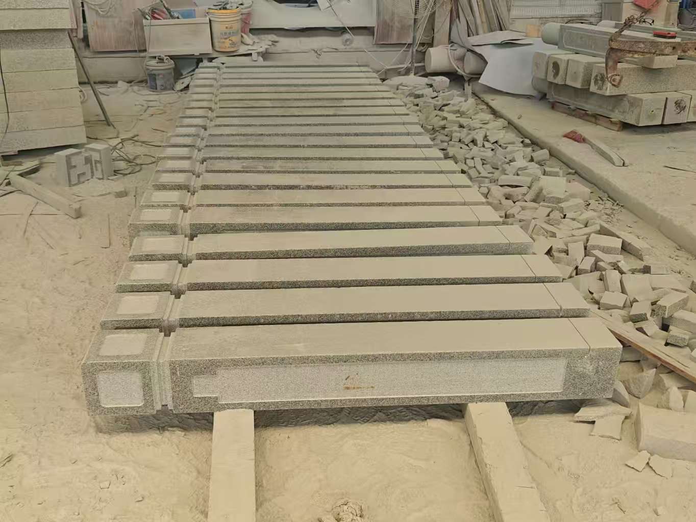 玉溪 芝麻白异形加工雕刻-栏杆大柱，方柱