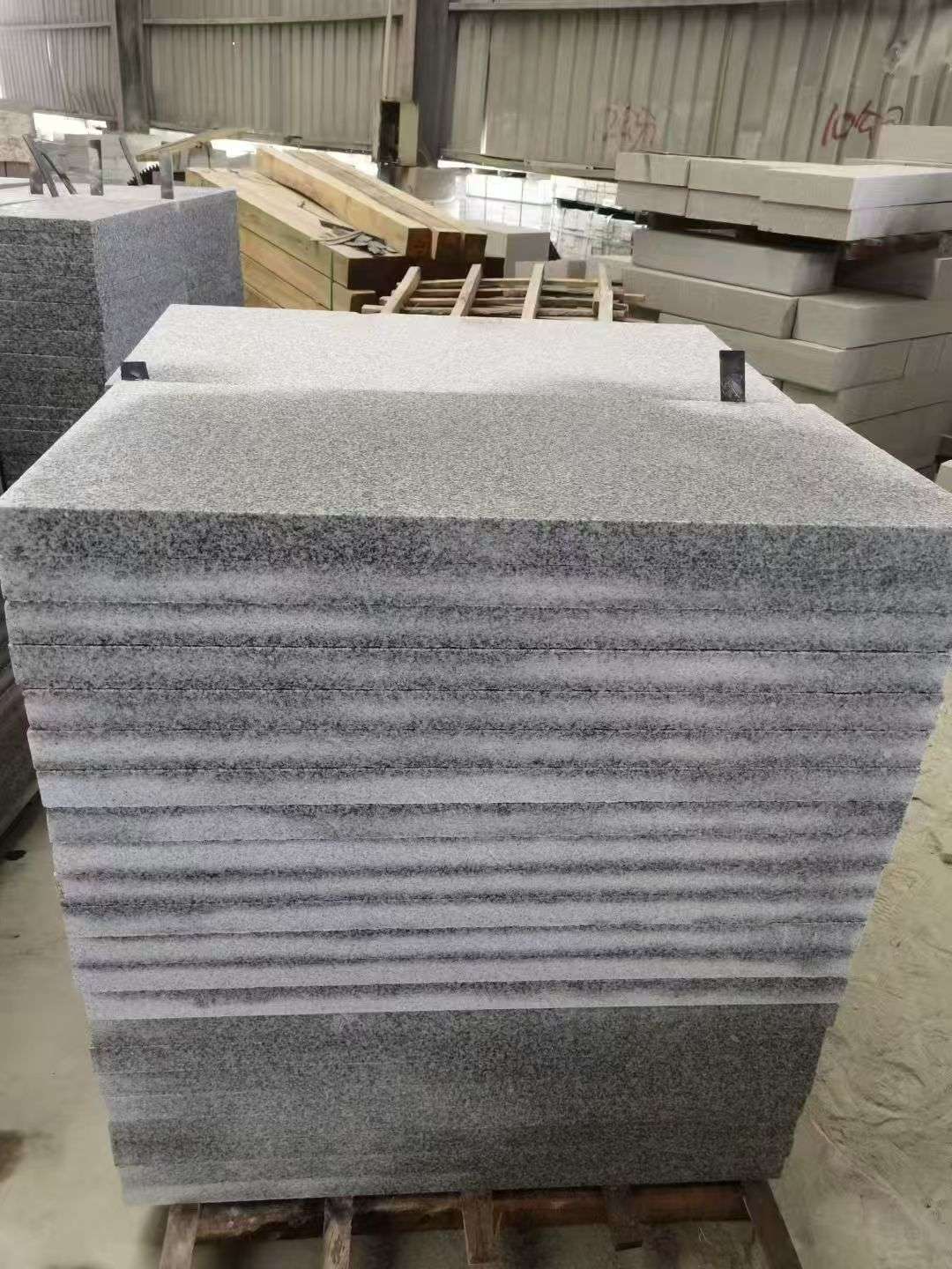 玉溪 芝麻白5公分火烧地铺成品，900*400，规格可定制