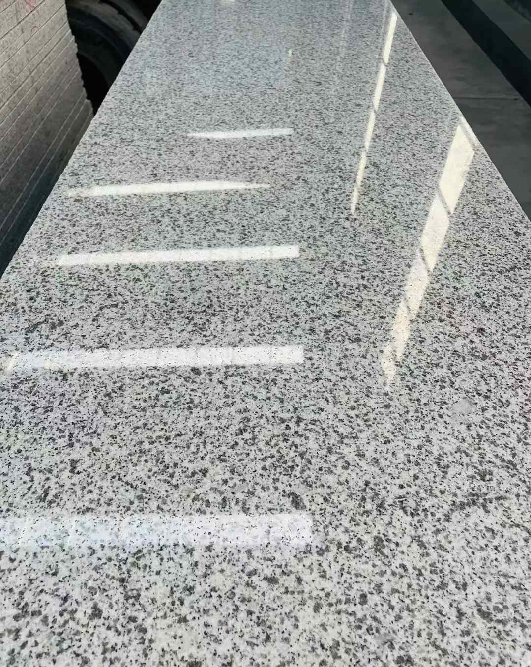 玉溪 白麻花岗岩光面毛板