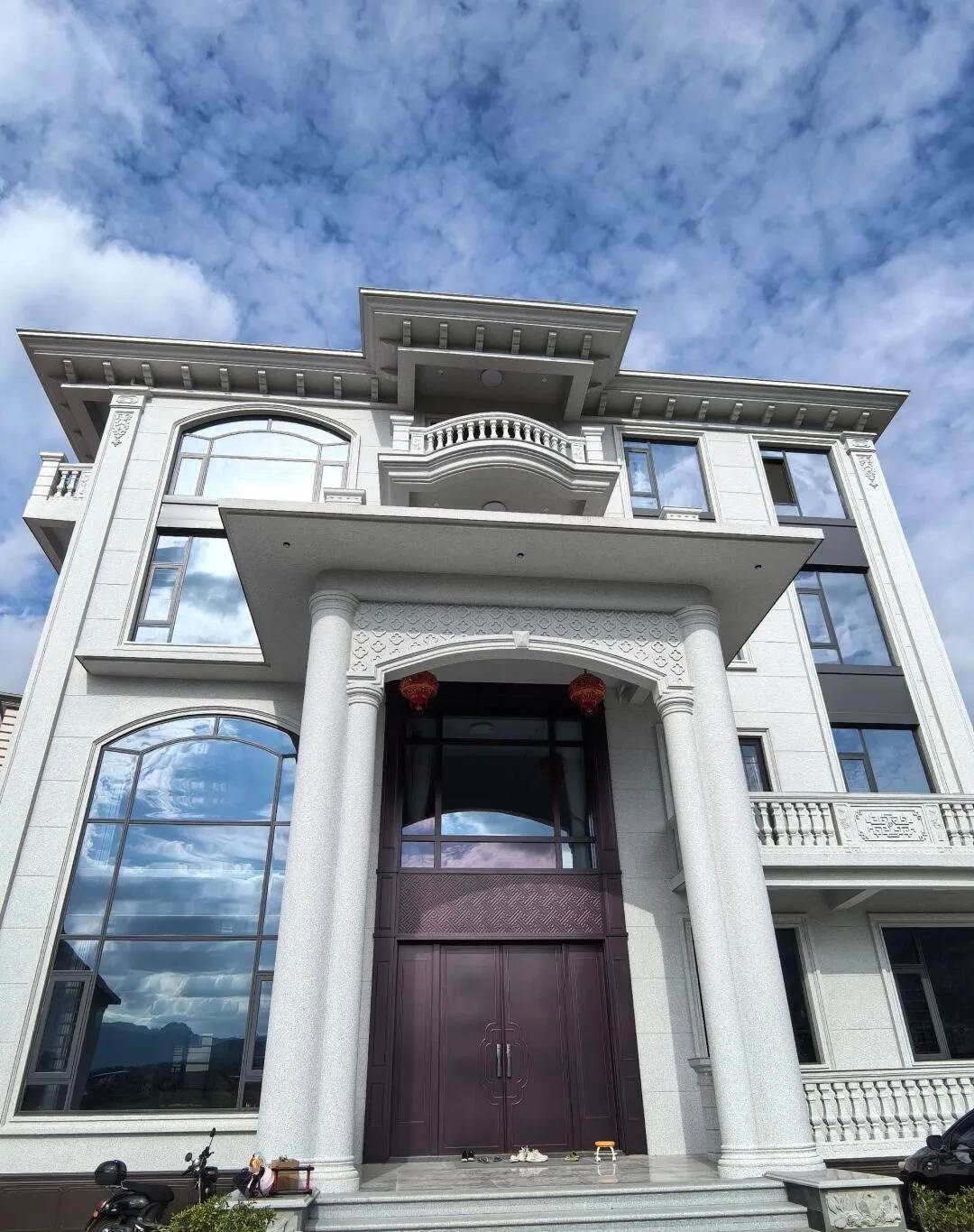 玉溪白麻别墅外墙干挂石材效果示例