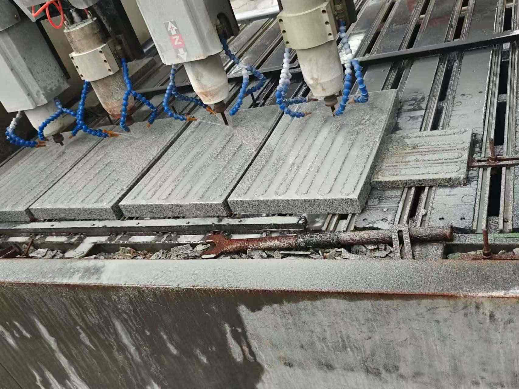 玉溪 芝麻白花岗岩荔枝面盲道雕刻