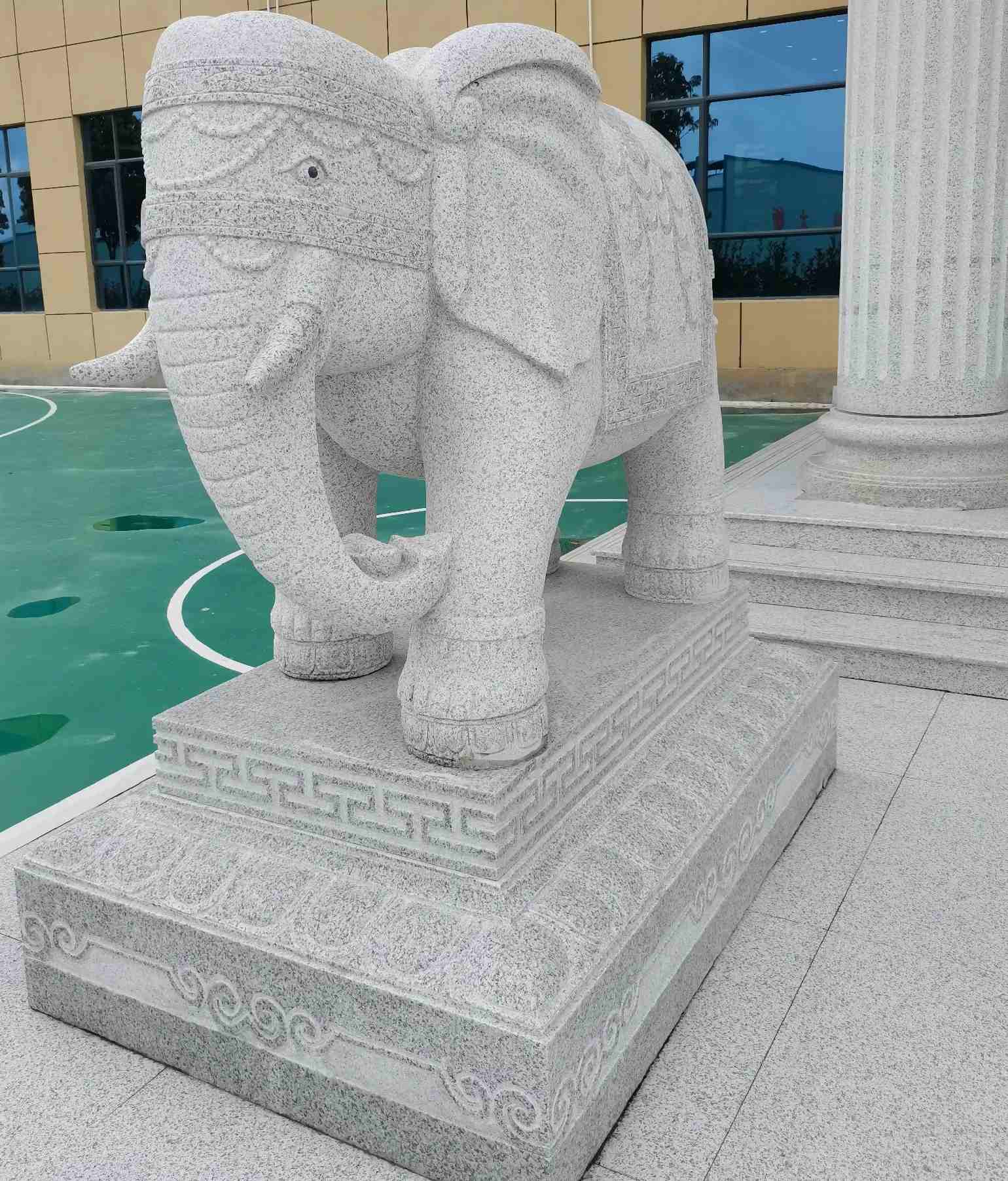 玉溪 白麻花岗岩动物异形石雕-大象