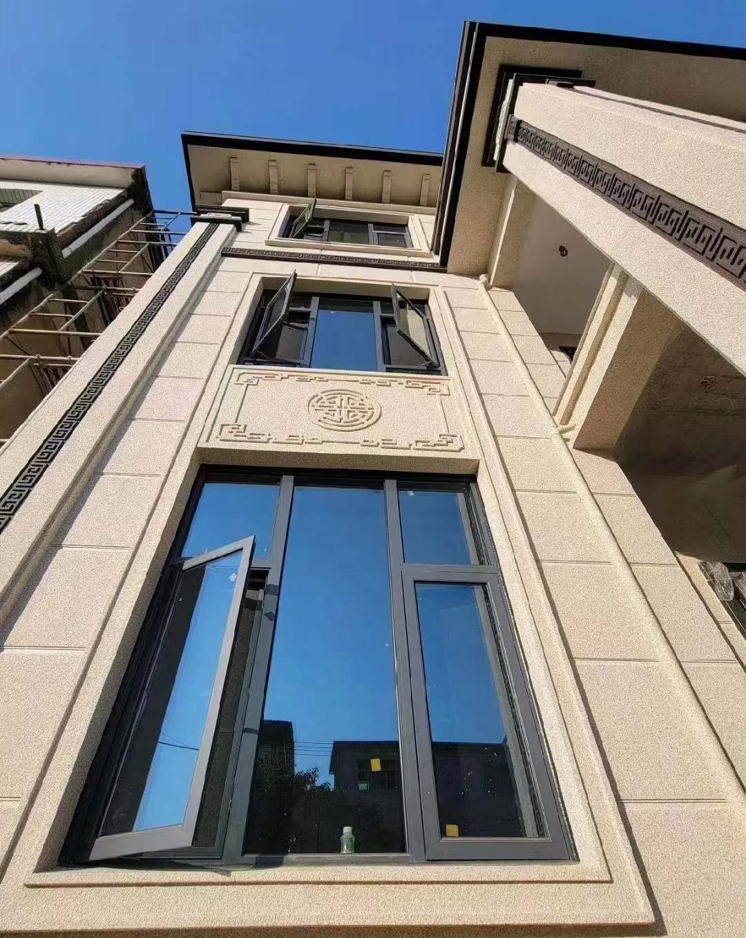 玉溪 黄金麻荔枝面别墅外墙干挂效果展示